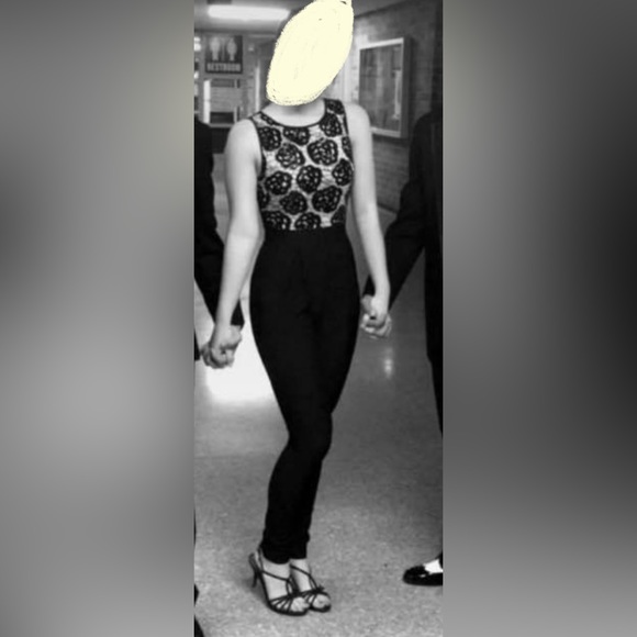 Adorable dressy pant jumpsuit with pockets. - Picture 2 of 5